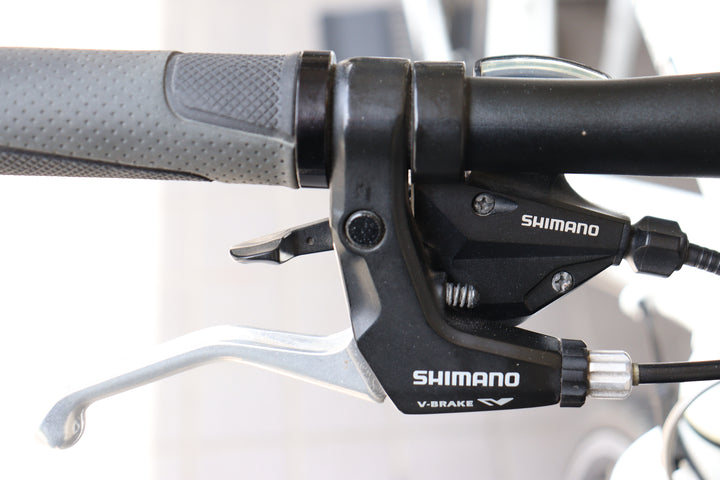 ルイガノ LOUIS GARNEAU TR LITE E 2013モデル シマノ アリビオ MIX 3×8S アルミ クロスバイク 【横浜店】