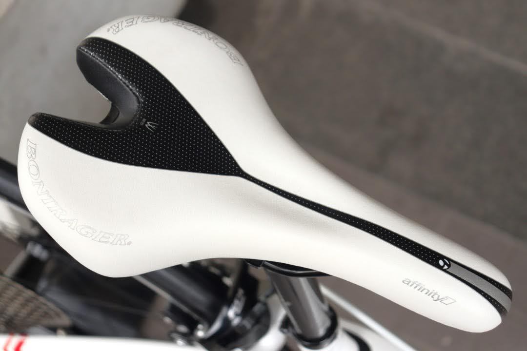 トレック TREK シルク SILQUE S 2015モデル 47サイズ シマノ 105 5800 11S カーボン ロードバイク 【横浜店】