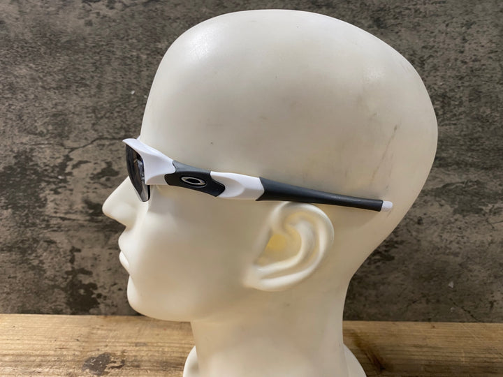 KN396 オークリー OAKLEY FLAK サングラス アイウェア 白