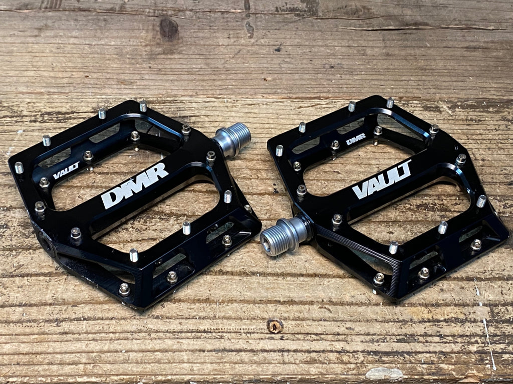 DMR VAULT PEDAL ビス一部なし写真確認お願いします。 DMR VAULT PEDAL ビス一部なし写真確認お願いします。 DMR VAULT