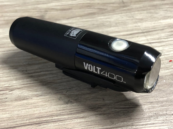 JW048 キャットアイ CATEYE VOLT 400 フロントライト 点灯確認済