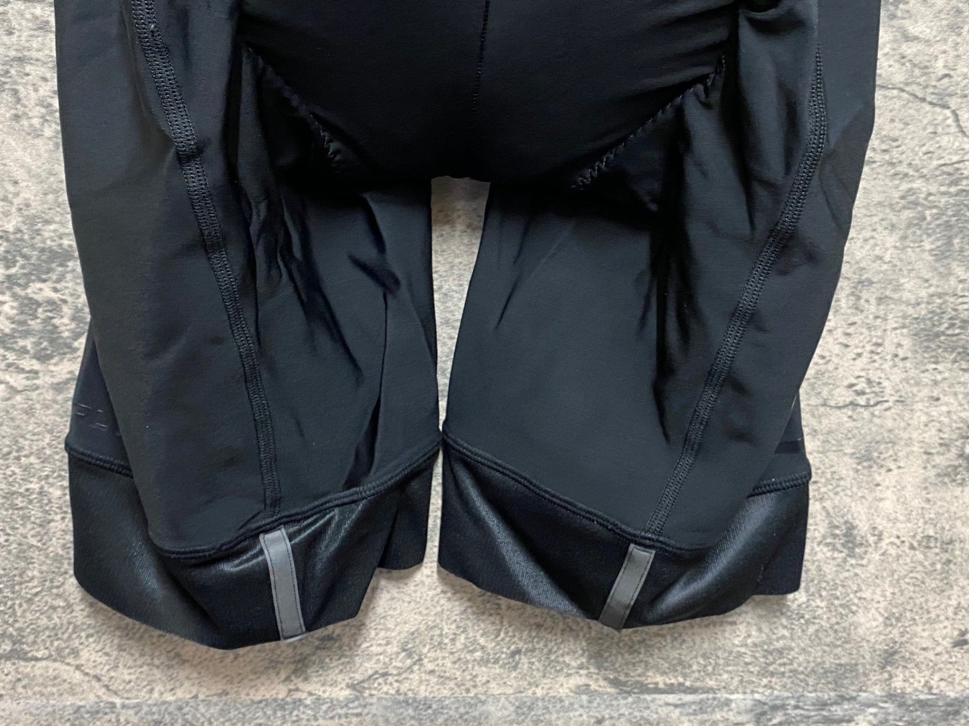 JP003 パールイズミ PEARL iZUMi ビブショーツ 黒 XL コールドシェイド