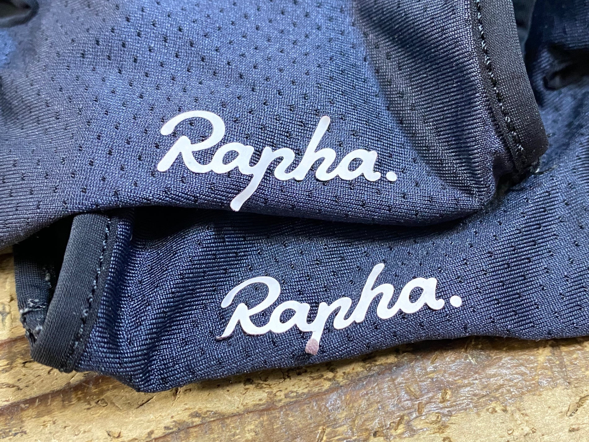 RAPHAE サマーパウダーヴァ 105g JV068 ラファ Rapha サイクルグローブ XS ネイビー ※ロゴ剥がれ – BICI