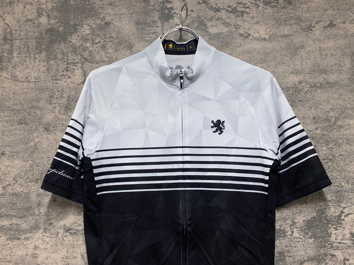 JV397 リオンドカペルミュール Lion de KAPELMUUR 半袖 サイクルジャージ 白 黒 XL