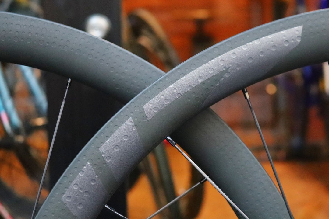 ジップ ZIPP 303 FIRECREST DISC FORCE EDITION カーボン チューブレスレディ ホイールセット シマノ 11/12S ワイドリム 【東京南麻布店】