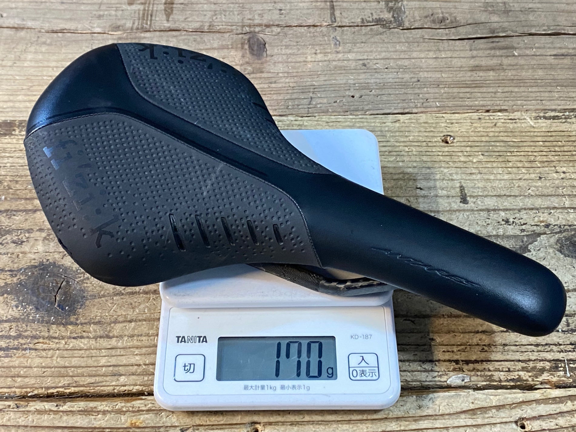 JU152 フィジーク fizik アンタレス ANTARES R1 サドル 黒 カーボン