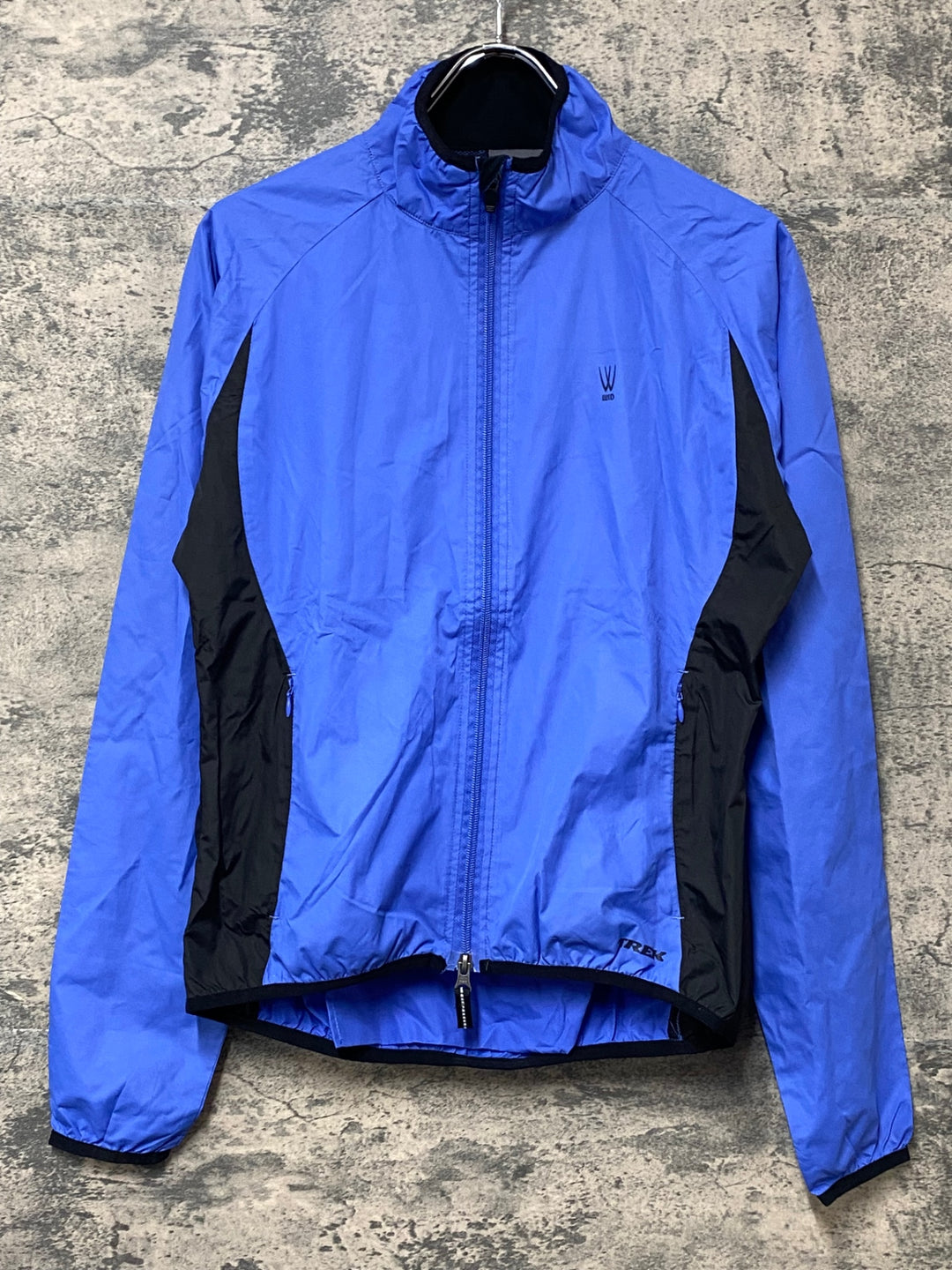 KN823 トレック TREK 長袖 ウィンドブレーカー 青 M
