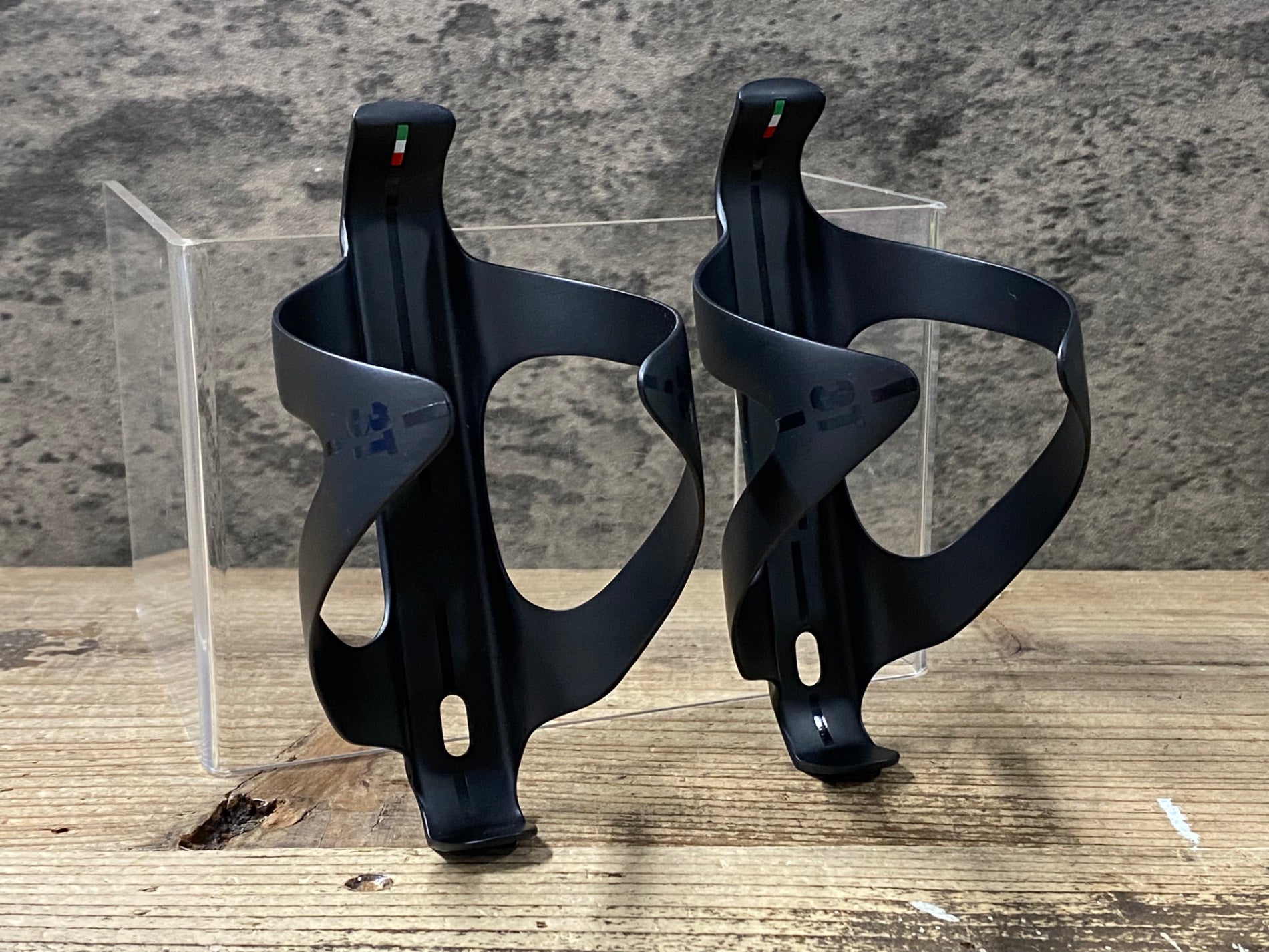 JP348 3T カーボン ボトルケージ 2個セット マットブラック – BICI