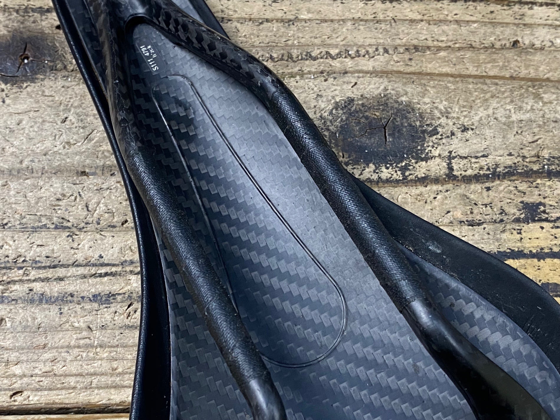 JY950 フィジーク fizik アリオネ ARIONE 00 MOBIUS サドル 黒