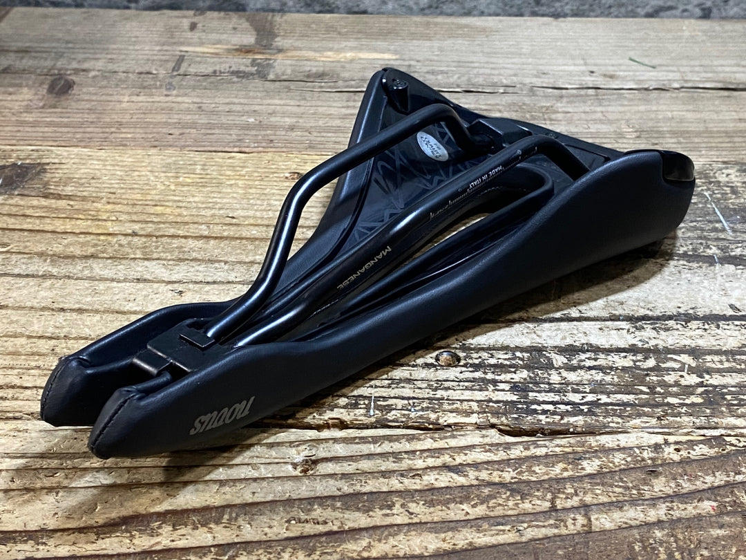 KK774 セライタリア SELLE ITALIA novus ENDURANCE SUPERFLOW サドル 黒 MANGANESE レール 135mm