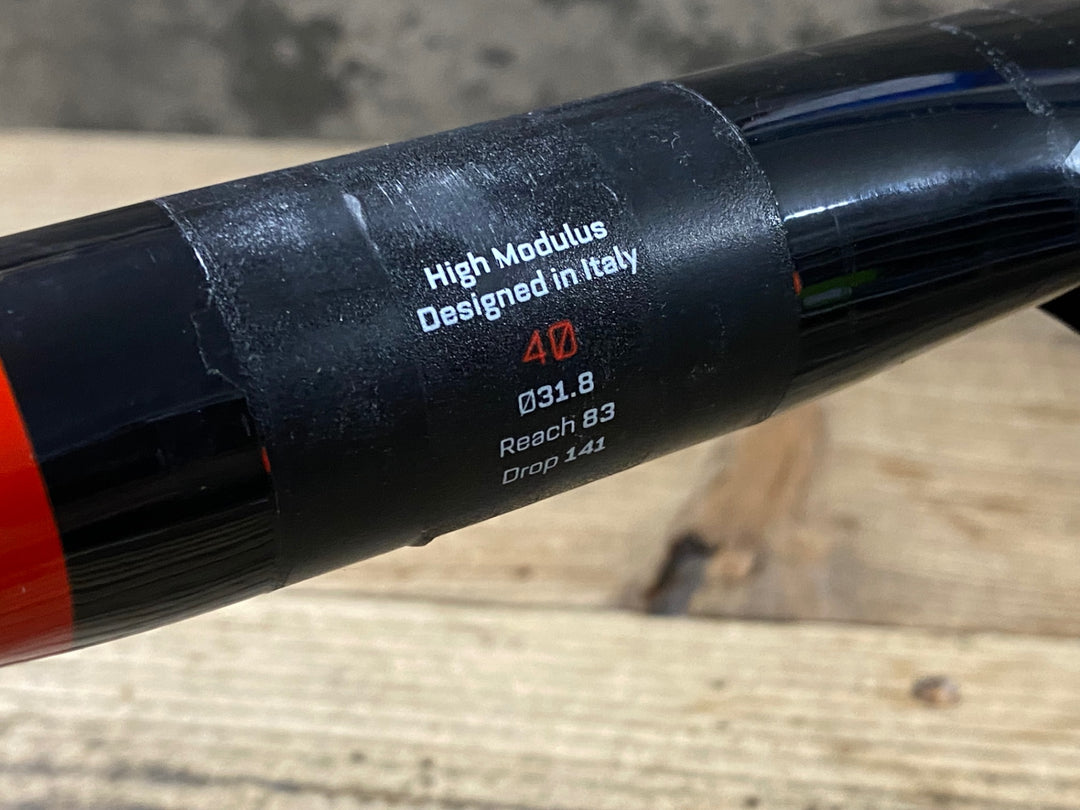 JQ041 チネリ Cinelli ネオモルフェ NEO MORPHE カーボン ドロップハンドル Φ31.8 エンドC-C400mm ※凹みのためジャンク