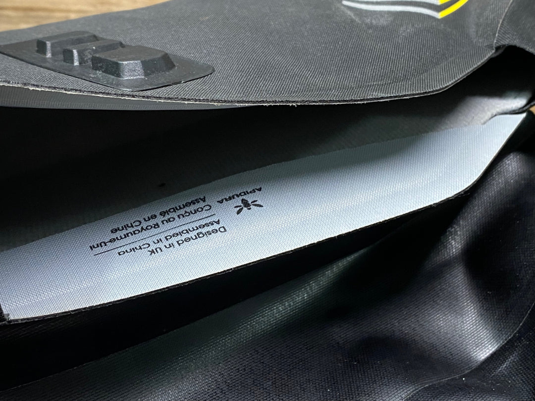 JP782 アピデュラ APIDURA RACING TOP TUBE PACK 1L トップチューブバッグ黒