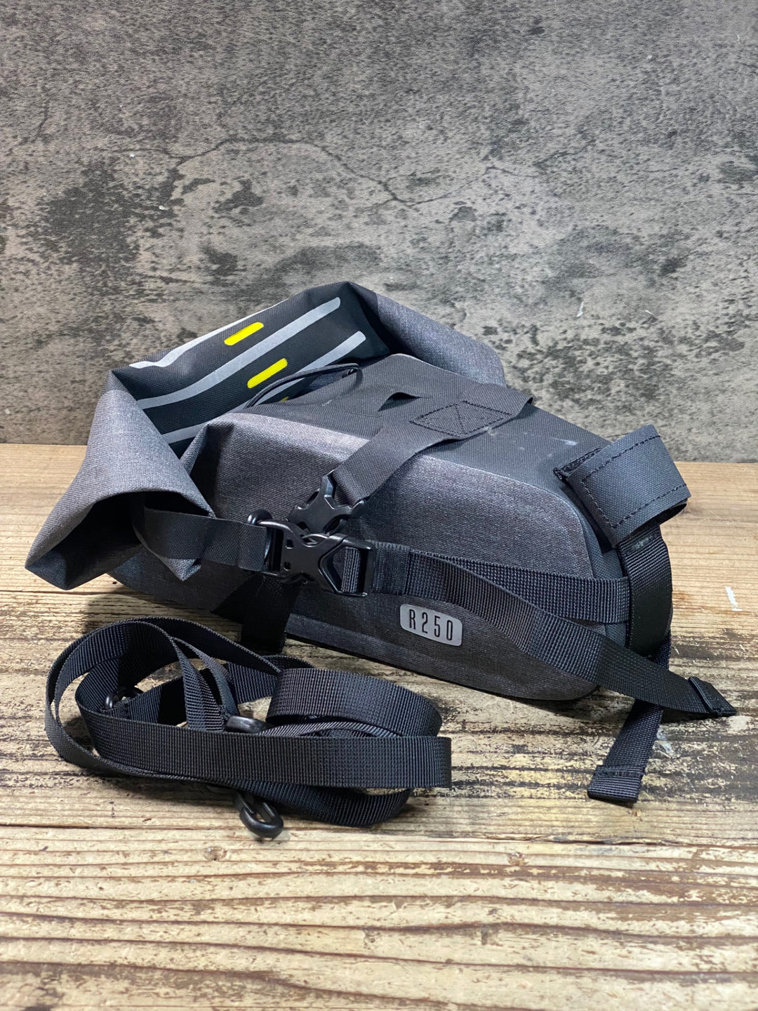 JV052 R250 サドルバッグ バイクパッキング グレー 5-7L