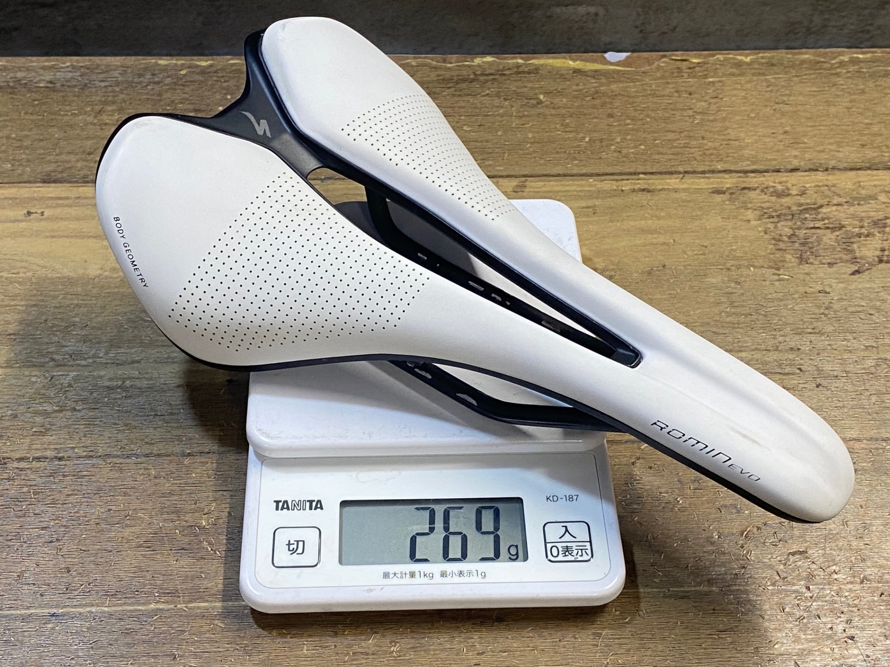 JT777 スペシャライズド SPECIALIZED ROMIN EVO EXPERT GEL 143mm