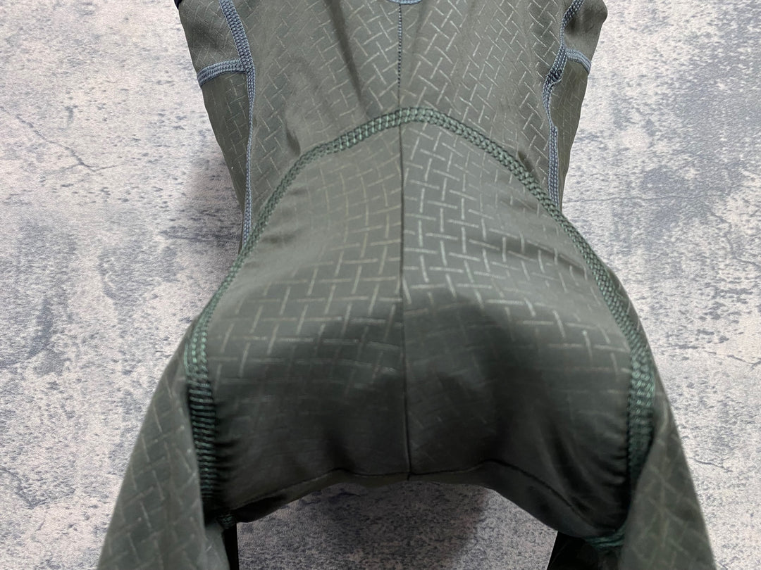 KA527 パスノーマルスタジオ PAS NORMAL STUDIOS MECHANISM BIB ビブショーツ ダークオリーブ L