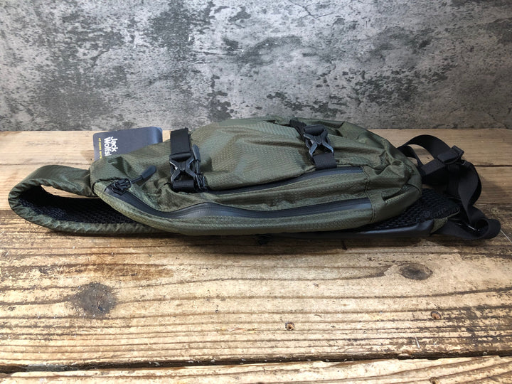 KE580 ジャックウルフスキン Jack Wolfskin メッセンジャーバッグ カーキ