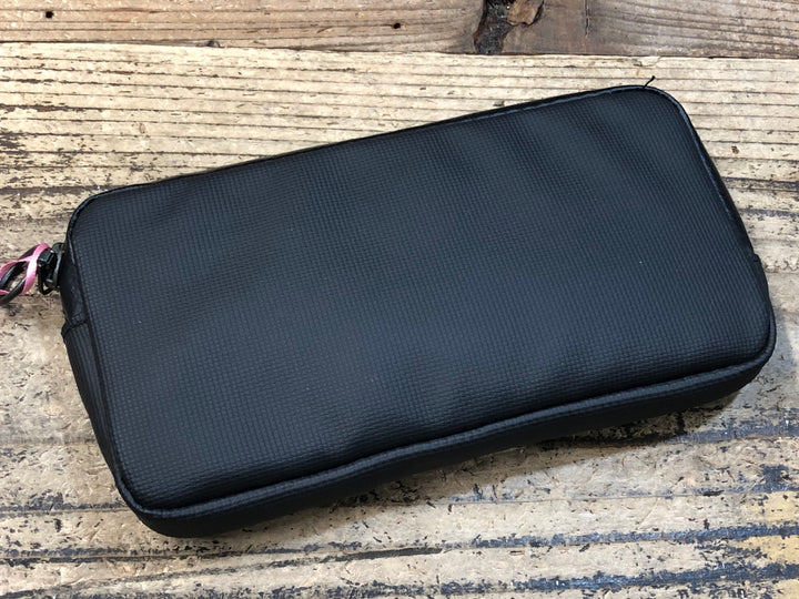 JZ194 ラファ Rapha RAINPROOF ESSENTIALS CASE LARGE ポーチ 黒 ※ロゴ一部剥がれ