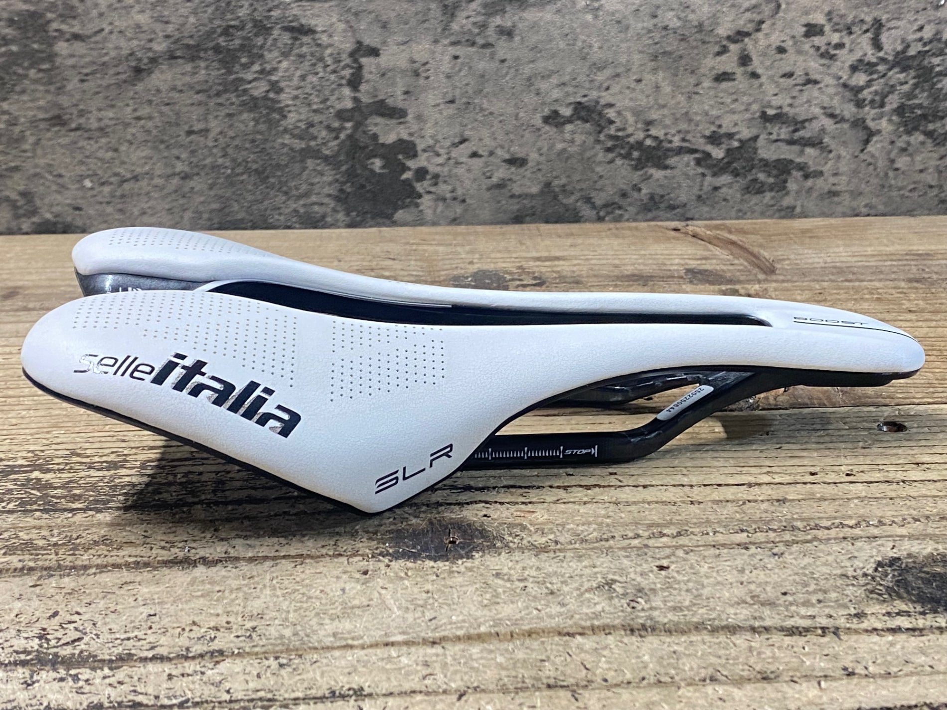 KE451 セライタリア Selle Italia SLR BOOST SUPERFLOW サドル 白