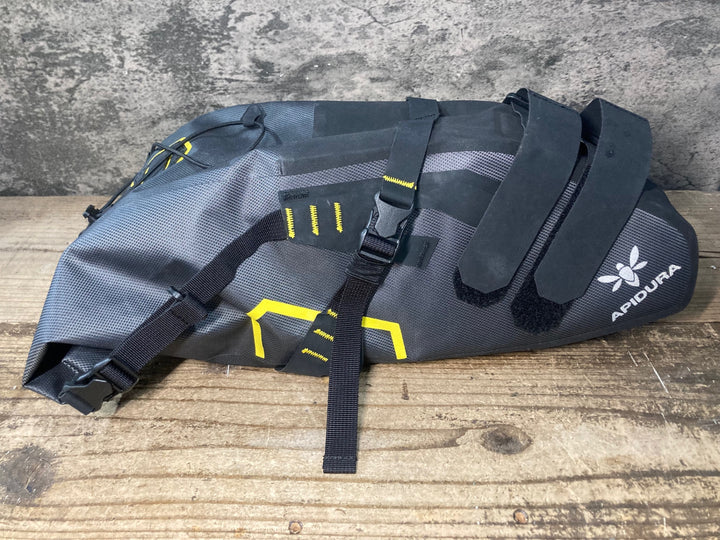 JX903 アピデュラ APIDURA サドルバッグ グレー