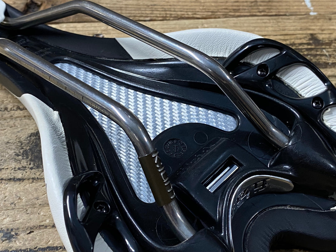 KQ626 フィジーク fizik ALIANTE サドル 白 kiumレール