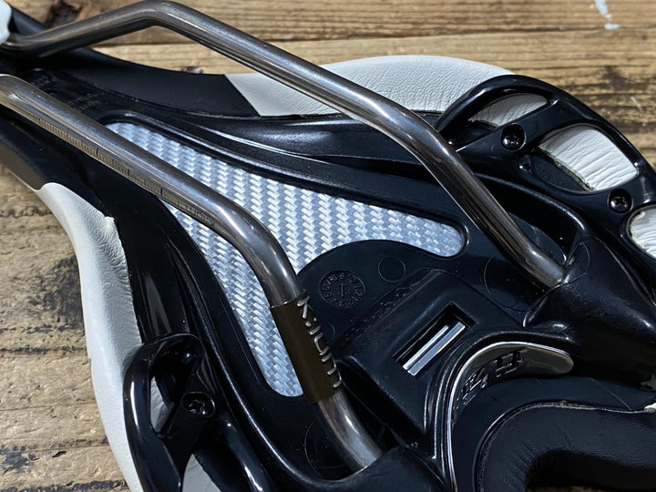 KQ626 フィジーク fizik ALIANTE サドル 白 kiumレール