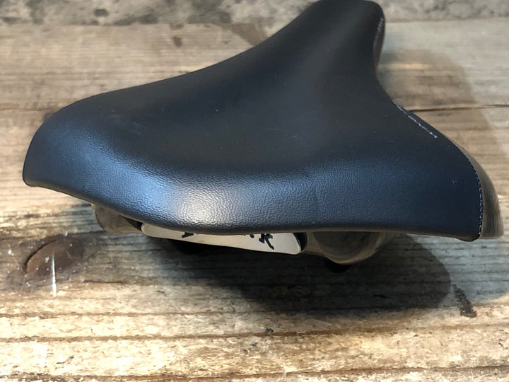 JS781 フィジーク FIZIK ARIONE DONNA サドル MANGANESEレール 147mm