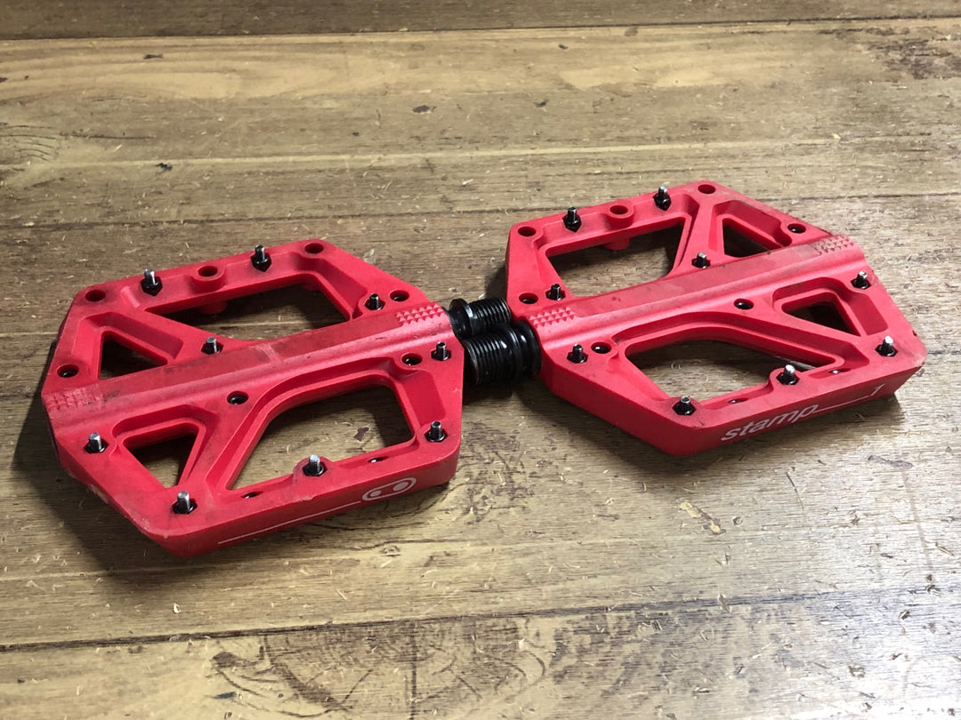 KA661 クランクブラザーズ CRANKBROTHERS Stamp 1 フラットペダル 赤