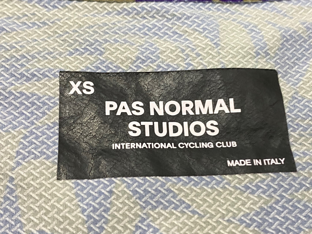 KJ493 パスノーマルスタジオ Pas Normal Studios× Enough Cycling 半袖 サイクルジャージ 黄 紫 総柄 XS
