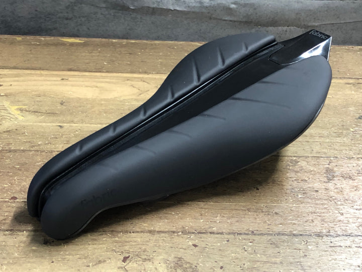 KJ689 ファブリック fabric TRI PRO FLAT サドル 黒 134mm CARBON RAIL