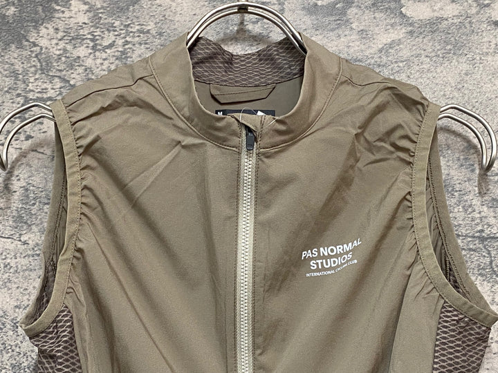 JY512 パスノーマルスタジオ PAS NORMAL STUDIOS Mechanism Stow Away Gilet ジレ サイクルベスト ベージュ M