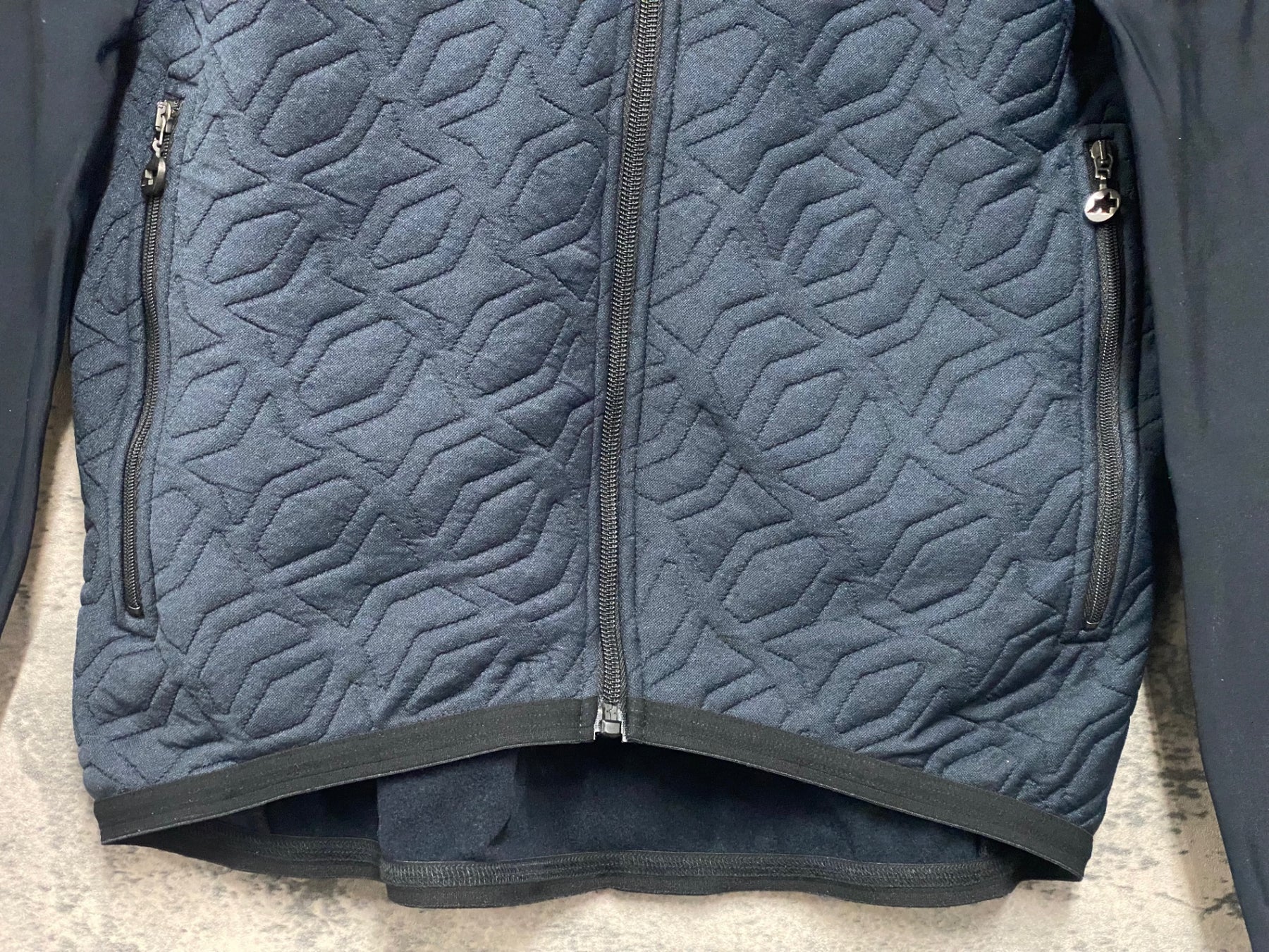 ASSOS （アソス）長袖サイクルジャケット S 裏起毛 JU794 アソス ASSOS 長袖 サイクルジャケット 黒 S 裏起毛 – BICI