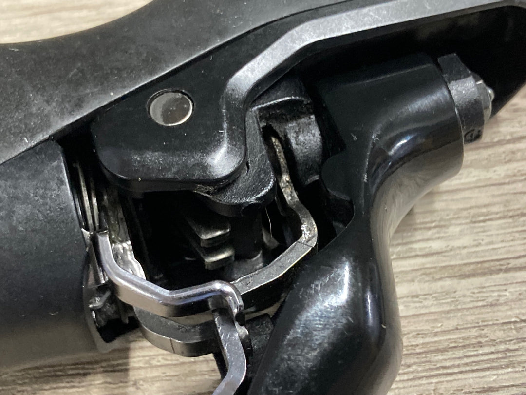 KD055 シマノ SHIMANO 105 ST-7020 左STIレバー ※プレート欠品