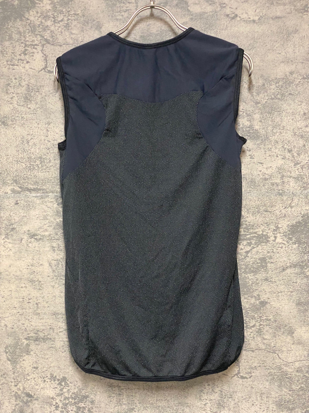 KC811 アソス assos hot summer Interactive ノースリーブ ベースレイヤー 黒 M