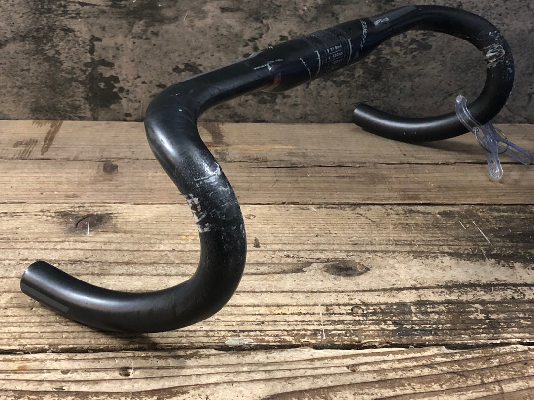 JS412 FSA K-FORCE カーボン ドロップハンドル Φ31.8 420mm ※クランプ痕凹みのためジャンク