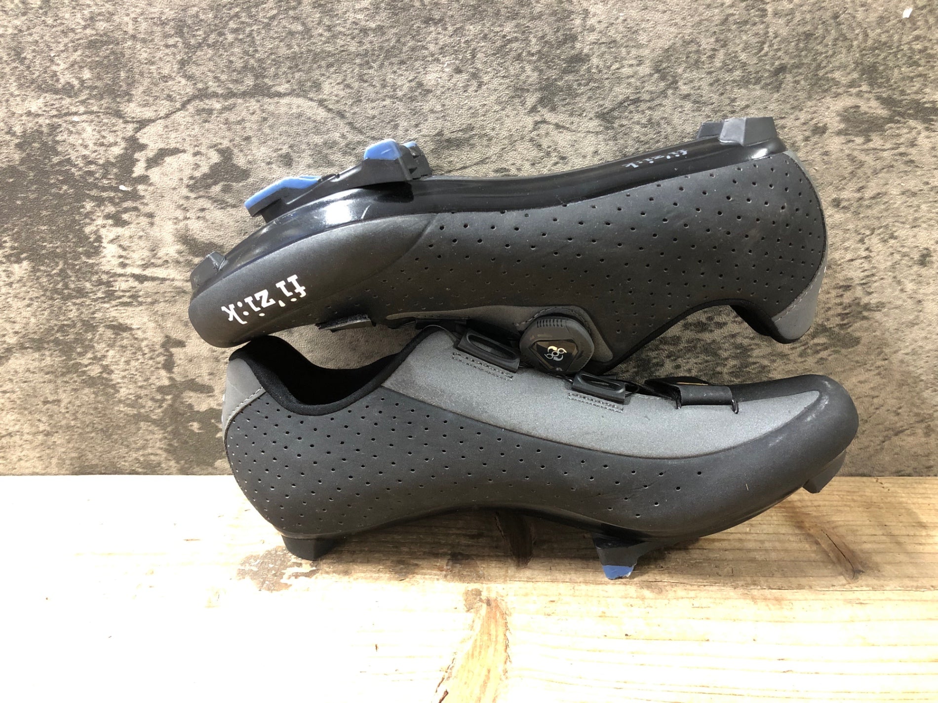 JY776 フィジーク fizik R5 Road Shoes ビンディングシューズ 黒 EU40