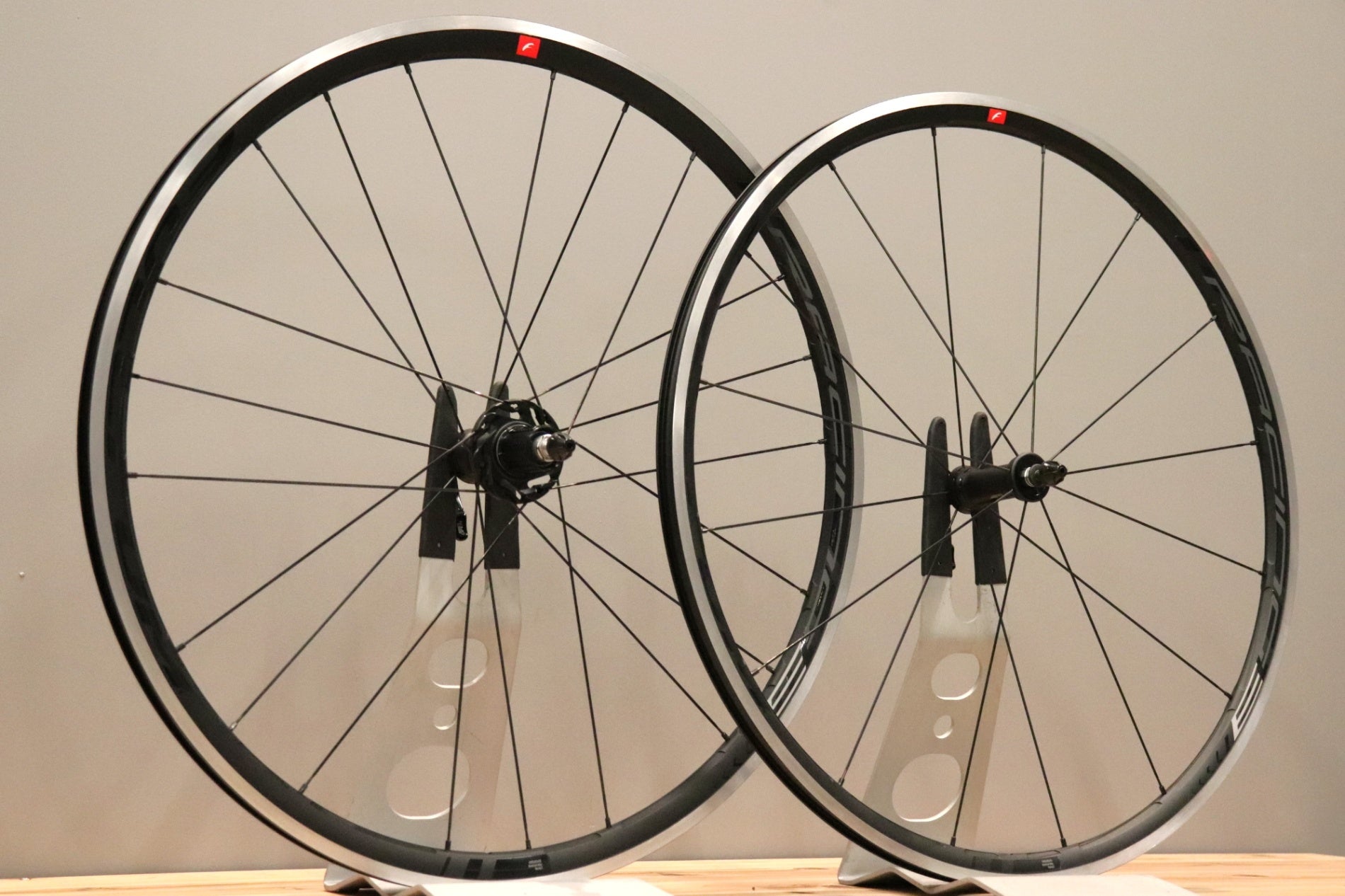 Fulcrum フルクラム　RACING3 クリンチャー　11s シマノフリー フルクラム FULCRUM レーシング3 RACING 3 アルミ クリンチャー