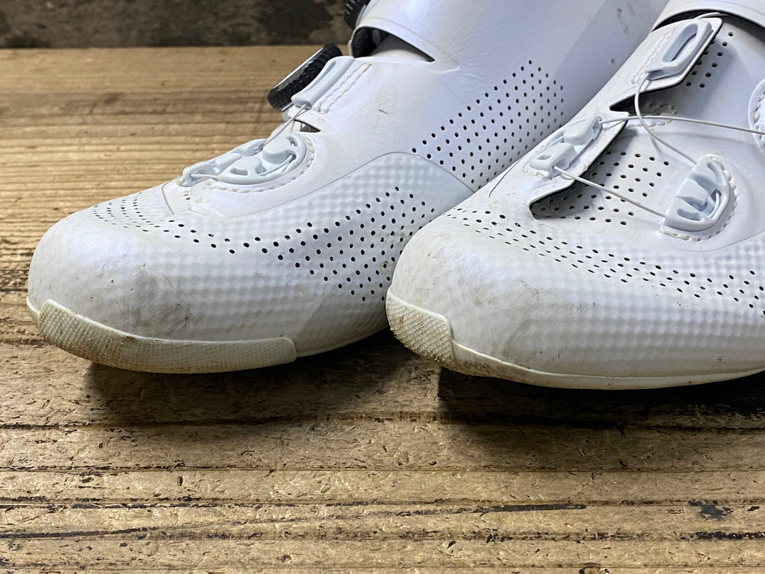 KP099 シマノ SHIMANO S-PHYRE SH-RC902M ビンディングシューズ 白 EU42 3穴 ※右に僅かに穴