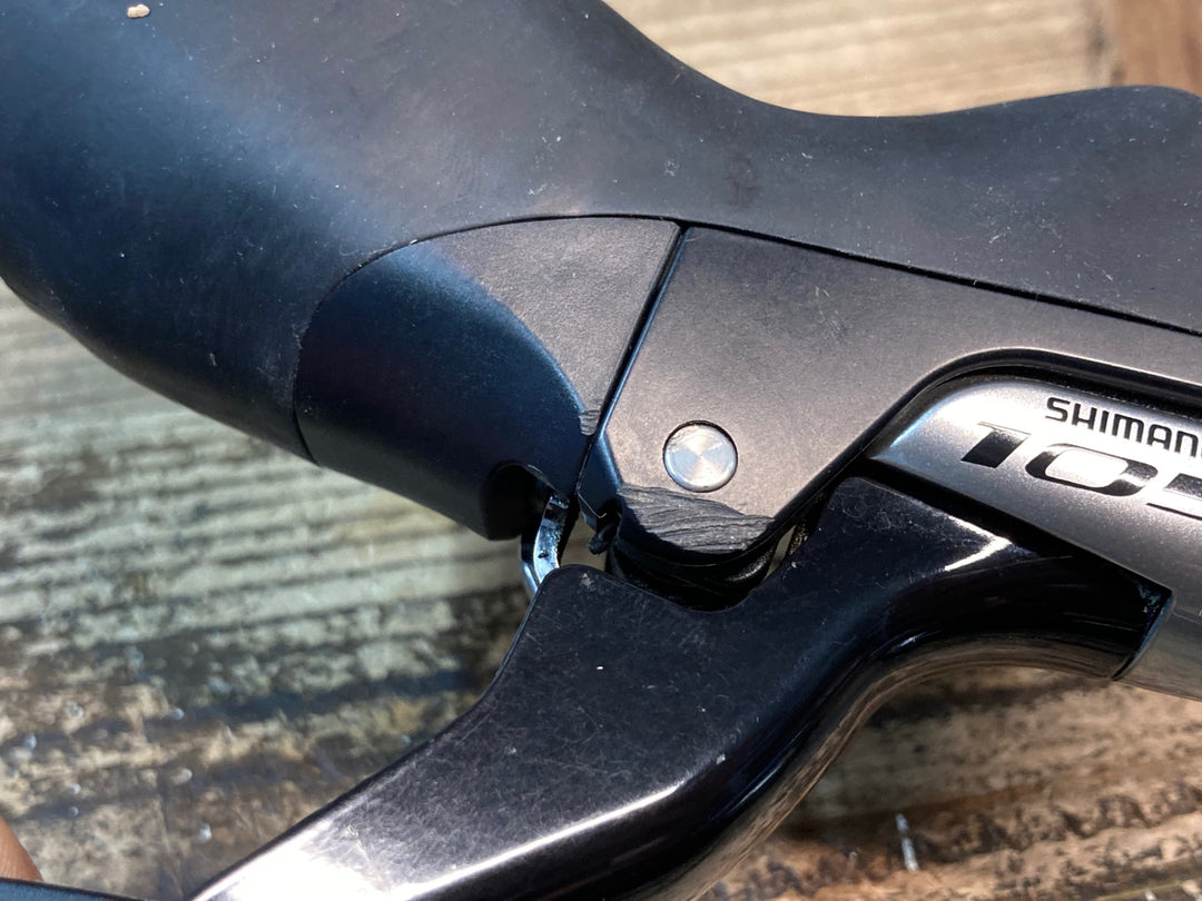 IL558 シマノ SHIMANO 105 ST-5800 STIレバー 2x11S ※左固定部にクラックの為ジャンク