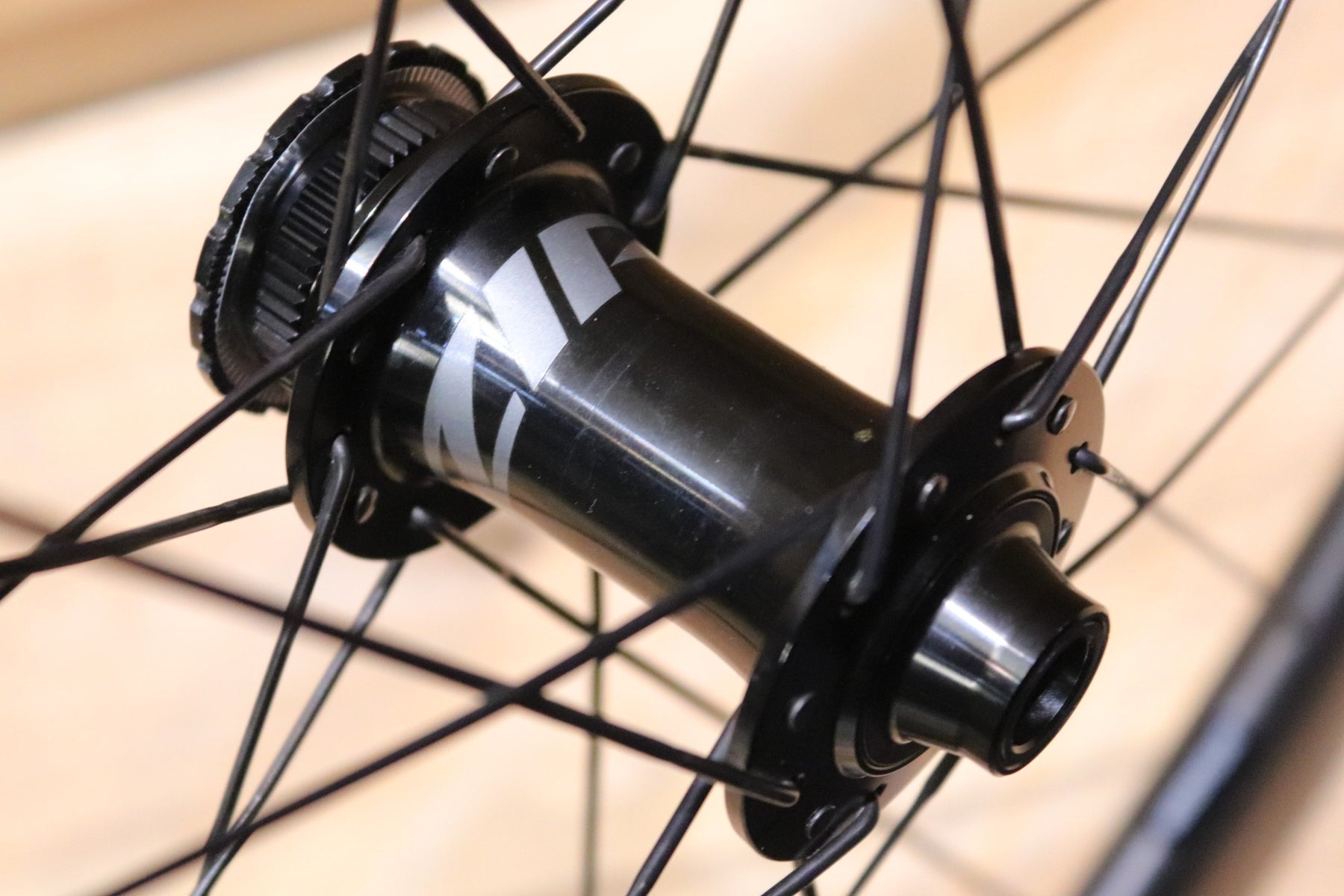 ジップ ZIPP 303S DISC シマノ 11S/12S 23㎜ フックレス カーボン