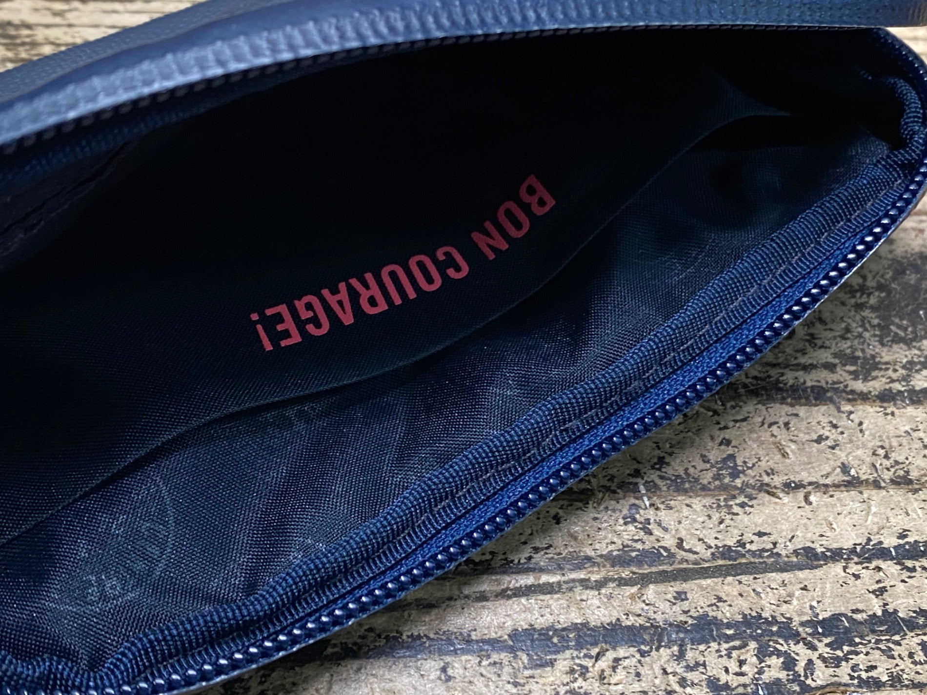 JP781 ラファ Rapha RAINPROOF ESSENTIALS CASE LARGE 紺