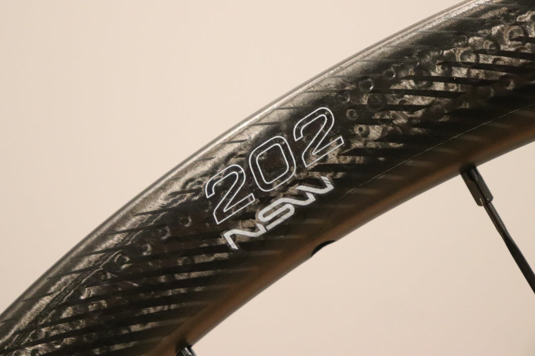 ジップ ZIPP 202 303 NSW DISC カーボン チューブレスレディ ホイールセット シマノ11/12S 21C 【仙台店】