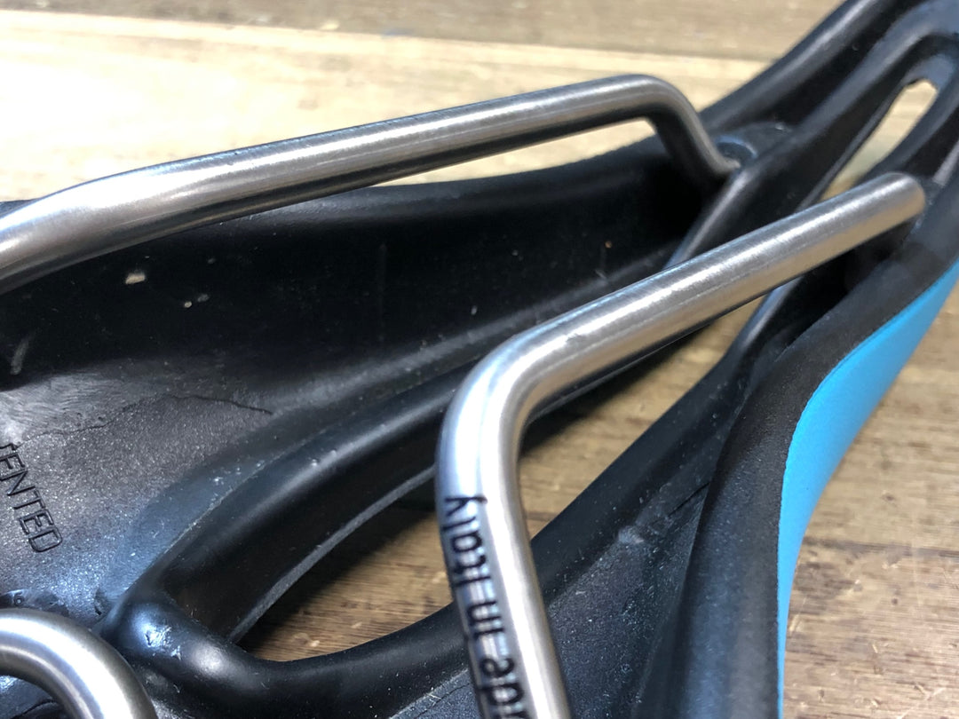 JV711 SELLE SMP HYBRID サドル 水 inoxtube