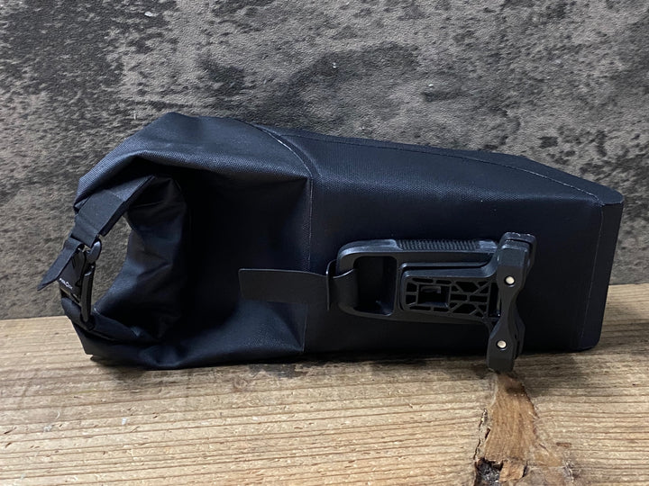 KE732 フィールドロック FIDLOCK PINCLIP サドルバッグ M ブラック