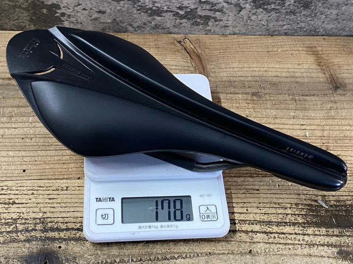 JP350 フィジーク fizik アリオネ ARIONE R1 REGULAR サドル 黒 カーボンレール 126mm ※ロゴプレート欠品