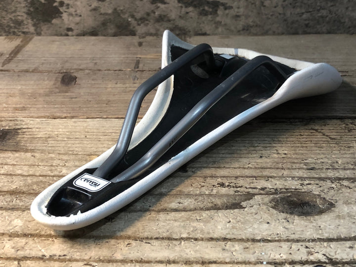 JU577 セライタリア selle italia SLR S1 サドル 白 134mm チタンレール