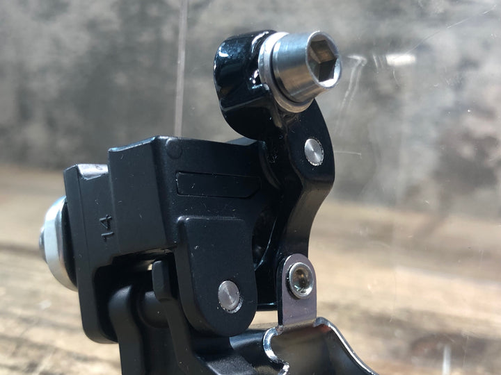 JA111 シマノ SHIMANO 105 FD-5700 フロントディレイラー 直付