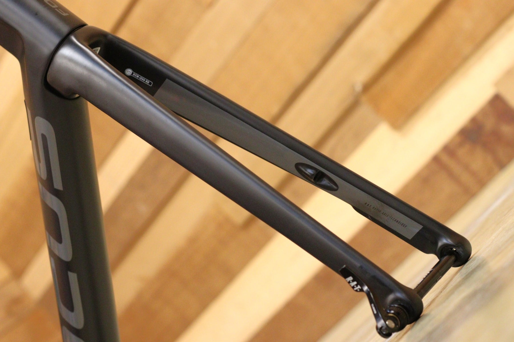 フォーカス FOCUS イザルコマックス ディスク IZALCO MAX DISC 9 2022