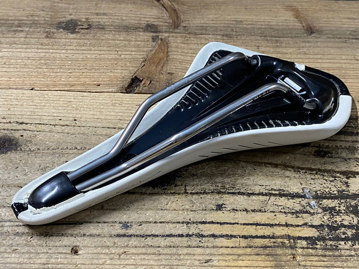 KQ628 フィジーク fizik ARIONE CX サドル 白 kium