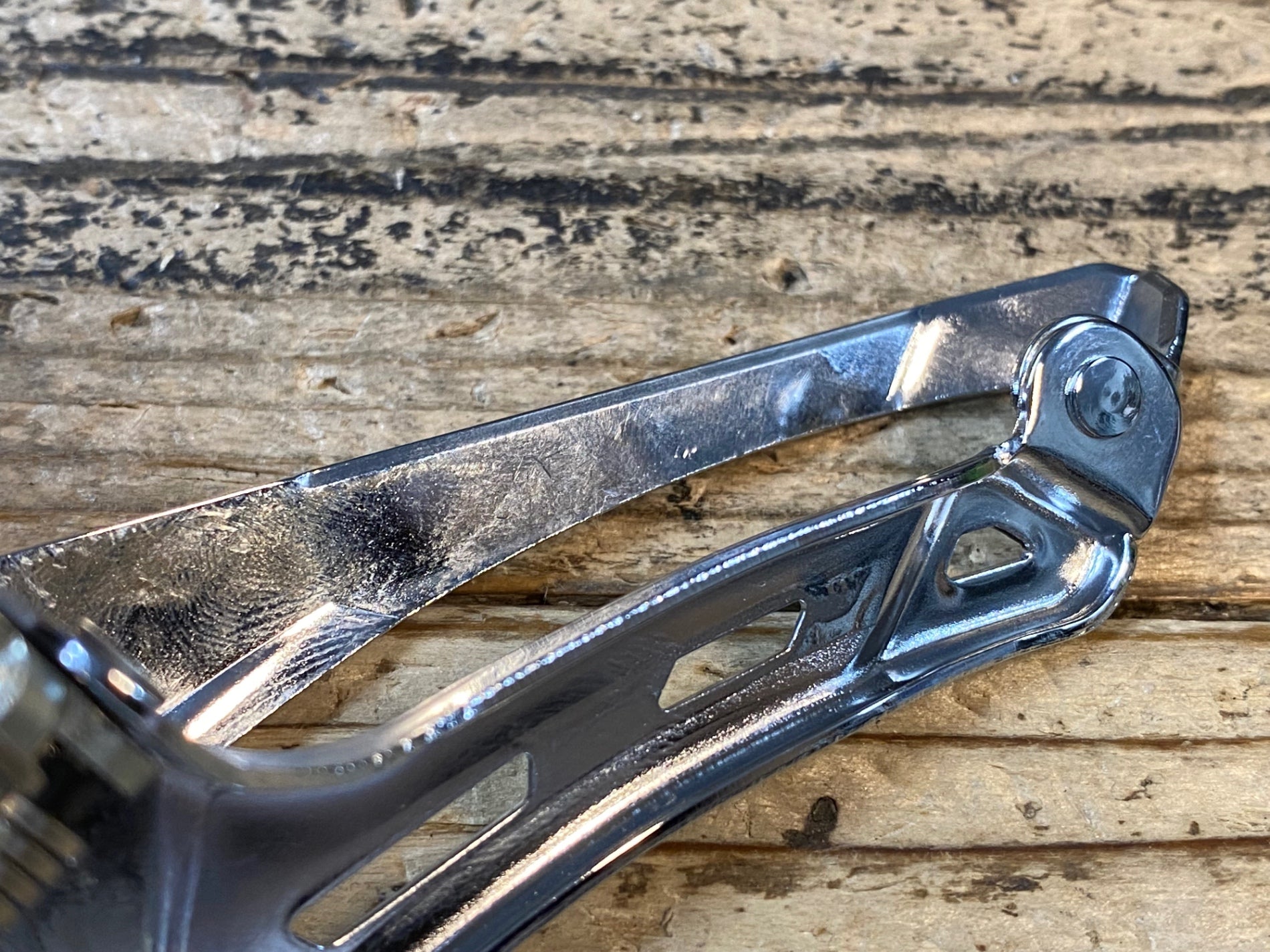 JT677 シマノ SHIMANO 105 FD-R7150 フロントディレイラー Di2 接続