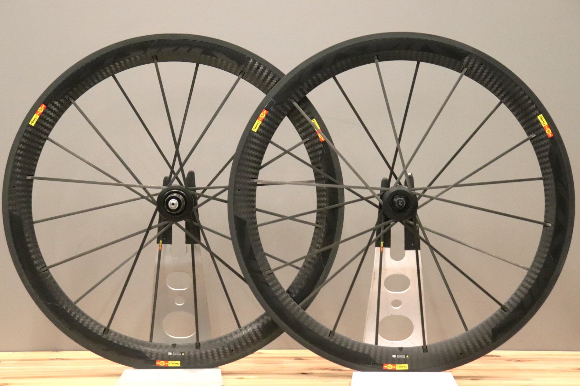 マヴィック MAVIC コスミック COSMIC SLR アルミ カーボン マヴィック MAVIC コスミック COSMIC SLR アルミ カーボン